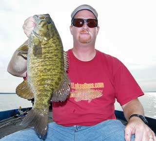 Dan Kimmel (djkimmel) with a 5 pounds 1 ounce smallmouth bass from Mullett Lake caught on an Xtreme Bass Tackle tube from Mullett Lake October 12, 2008