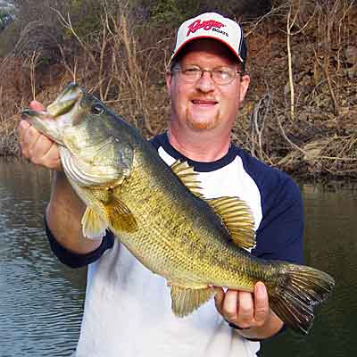 Dan Kimmel of GreatLakesBass.com with a big 8 pound 12 ounce Mexico Lake Comedero largemouth bass caught January 23rd 2009