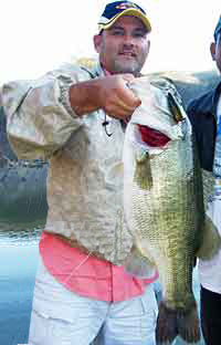 Ron Speed Jr. with a 9 1/2 pound Pop'R caught giant Mexico bass from Lake Comedero!