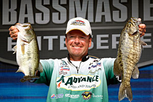 Veteran bass pro Davy Hite holds onto his day three lead at the Pickwick Lake Alabama Charge Elite Series event