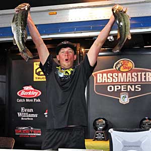 Newcomersville Ohio pro Fletcher Shryock triumphs on Lake Norman in the B.A.S.S. Southern Open with quality bass