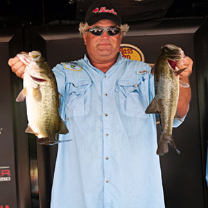 Local Kelly Pratt leads the B.A.S.S. Northern Open on the James River after day one with 16 pounds 6 ounces