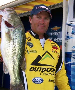 Professional angler Joe Thomas headlines the 2014 Ultimate Sport Show Grand Rapids bass seminar lineup on Saturday and Sunday with his Modern Bass Techniques from the Tournament Trail