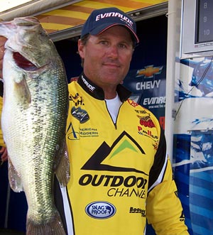 Professional bass angler Joe Thomas appears for seminars Friday only at the February 23 - 26, 2012 Outdoorama
