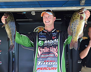 Recent Elite Series champion Jonathon VanDam is fishing strong again sitting in 5th place to make the Bassmaster Northern Open cut on Lake St Clair