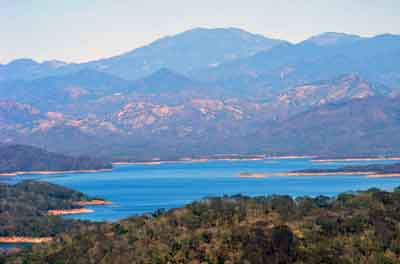 Lake Comedero Mexico is surrounded by the Sierra Madre mountain range, steep hills and bluffs holding some awesome largemouth bass fishing