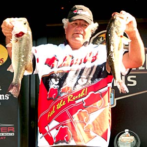 Kelly Pratt earned his 2012 Bassmaster Classic spot by winning the first 2011 Bassmaster Northern Open on the James River