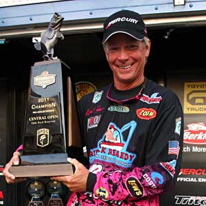 Kevin Short comes on strong to win his 5th Bassmaster title at the Central Open on Table Rock Lake Kevin Short comes on strong to win his 5th Bassmaster title at the Central Open on Table Rock Lake