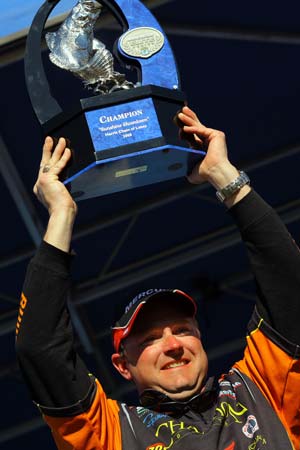 Mike McLelland of Bella Vista Arkansas won the 2008 Harris Chain Elite Series tournament with 59 pounds 2 ounces after Snowden slipped up on the final day Mike McLelland of Bella Vista Arkansas won the 2008 Harris Chain Elite Series tournament with 59 pounds 2 ounces after Snowden slipped up on the final day
