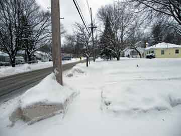 Lansing Michigan buried in snow during the big 2009 freeze