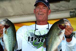 Keith Espe caught a five bass limit weighing 11 pounds, 12 ounces Saturday to win $43,371 in the FLW Series National Guard Western Division tournament on Lake Roosevelt with a four-day catch of 20 bass weighing 47-4
