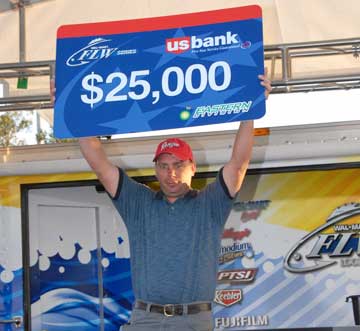 Ron Fabiszak of South Bend, Indiana with his Co-angler Win at the Eastern Division Wal-Mart FLW Series 