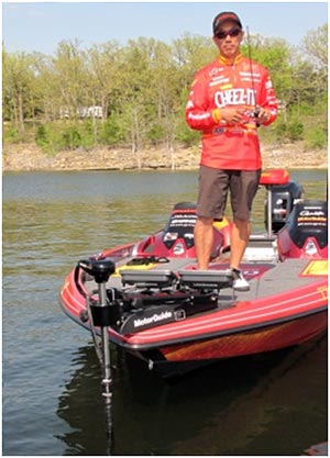 Professional bass angler Shinichi Fukae renews his pro staff partnership with Perfect Outdoor Products Troll Perfect