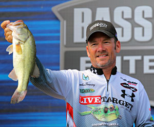 Elite angler Stephen Browning with an Arkansas River bass from the 2011 Diamond Drive Elite Series event